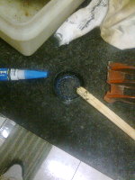 Mezclado de subrabond gel (para mi mejor que la gotita gel) mezclado con virutas de plástico, idea que sugirió en algún post Interceptor dando muy buenos resultados.