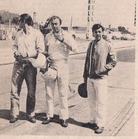 Casco en mano y uniforme de pilotos todo el día, identifican al grupo argentino. FRANCO, &quot;Larry&quot; y GARCÍA VEIGA lo demuestran.